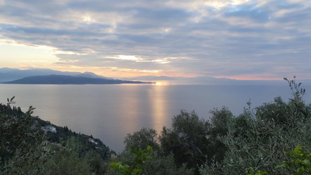 Rizes Sea View Villa Nisaki  Buitenkant foto